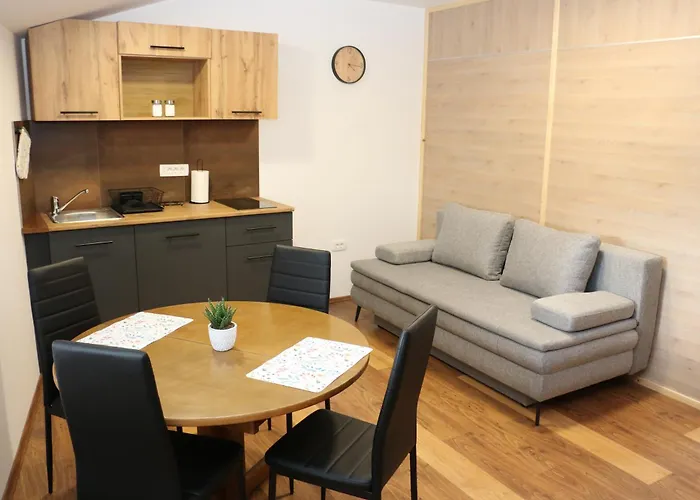 アパート Apartmaji Lukovi Obrov